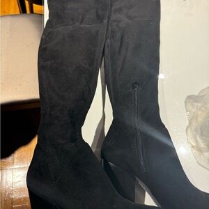 Over the knee black suede boot great condition only uses once